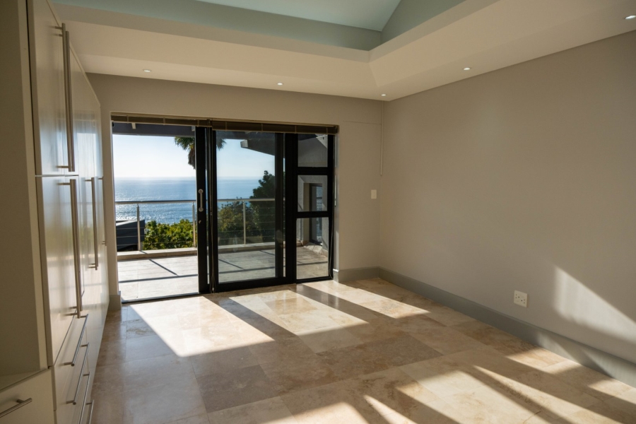 To Let 5 Bedroom Property for Rent in Llandudno Western Cape